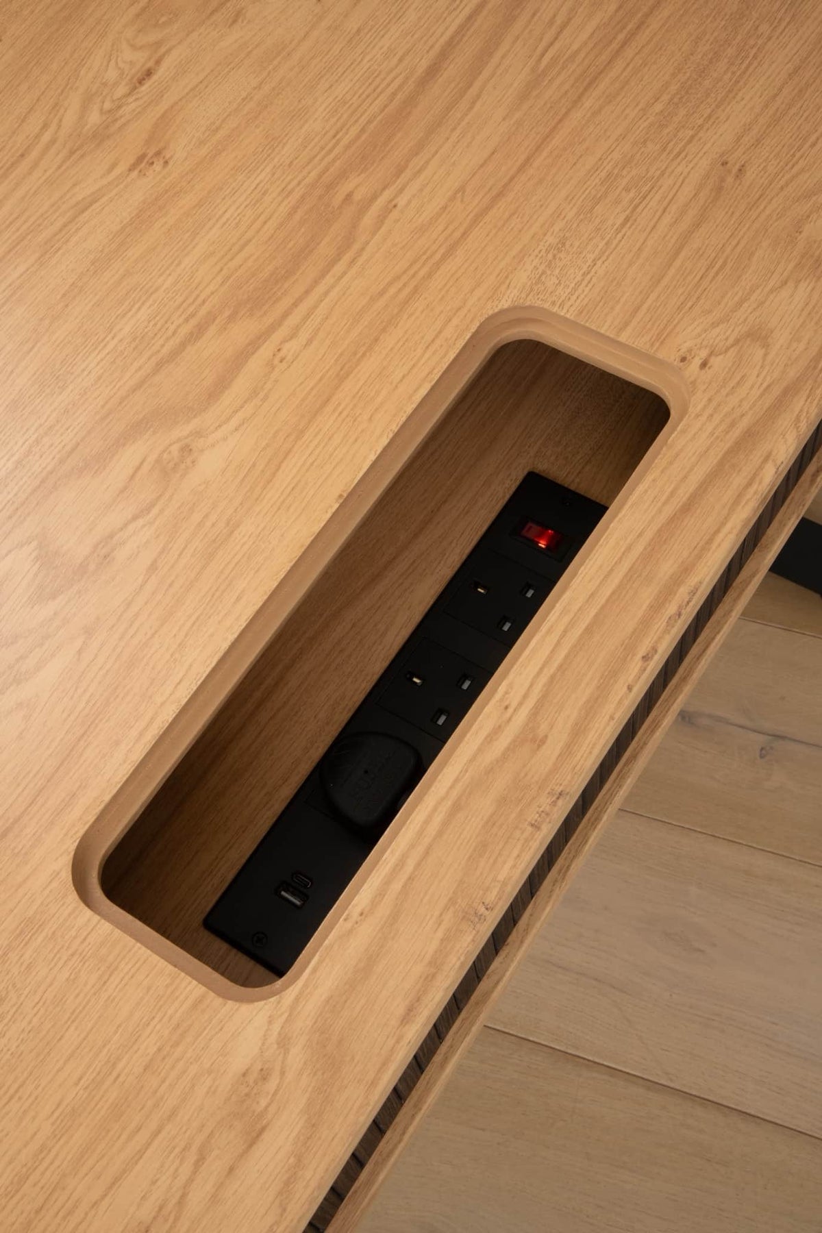Elin Height Adjustable Desk